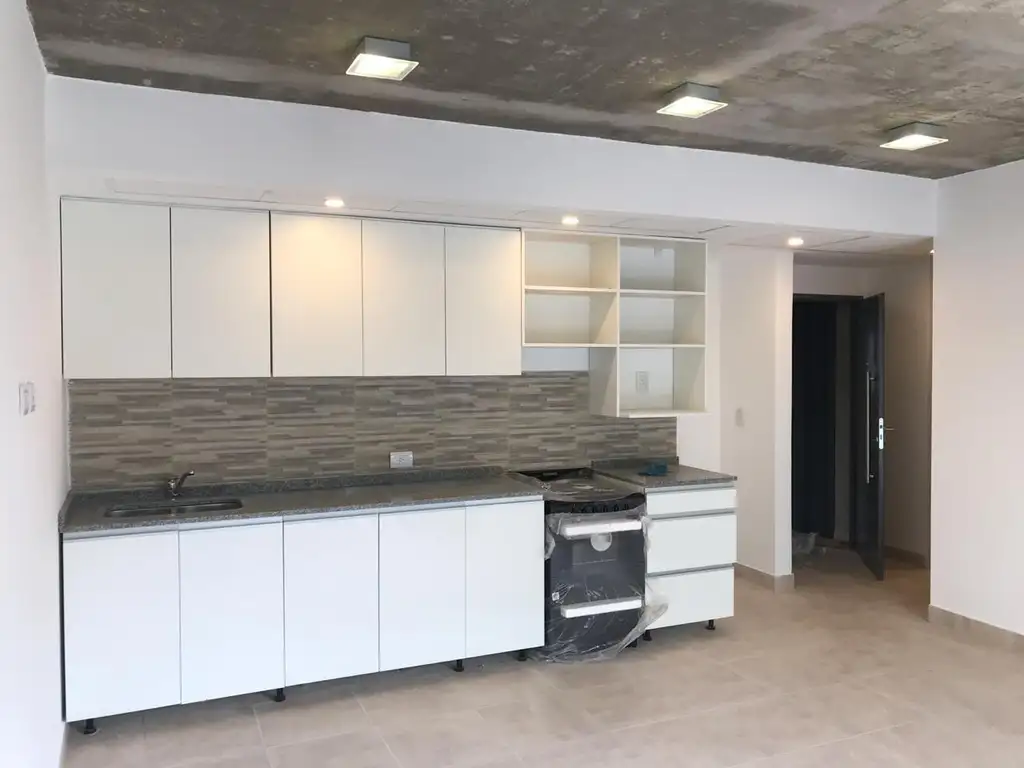 DEPARTAMENTO SEMIPISO A ESTRENAR EN PILAR 3 AMBIENTES- MODERNO-