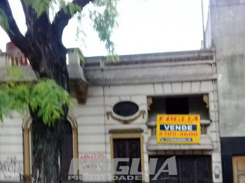 CASA CON COCHERA - AV BRASIL 2700