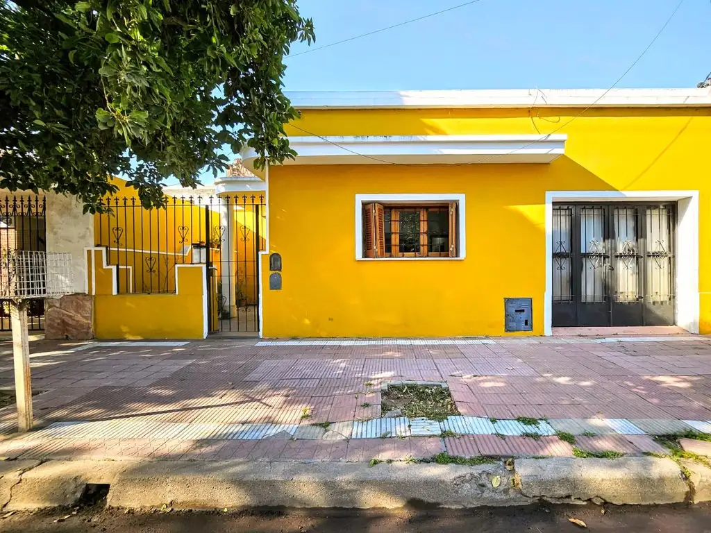 Casa en Barrio Alto General Paz con Cochera -