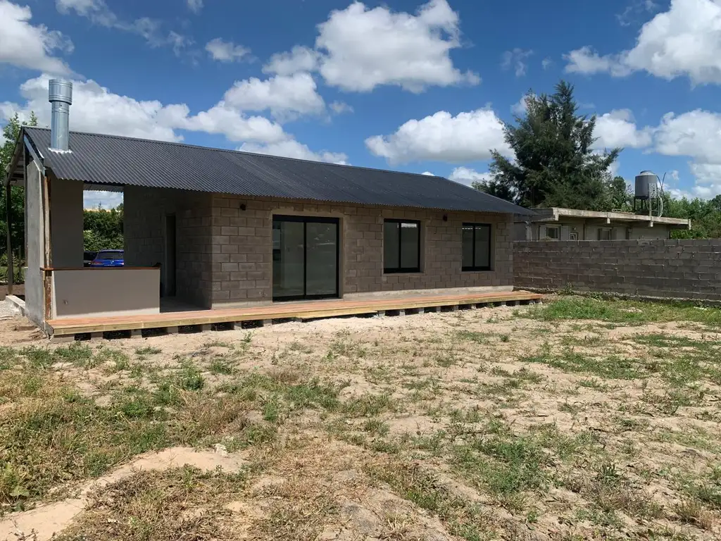 Casa en Acacias Blancas (Bº Abierto)