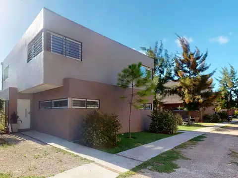 Casa en venta en City Bell - Dacal Bienes Raíces