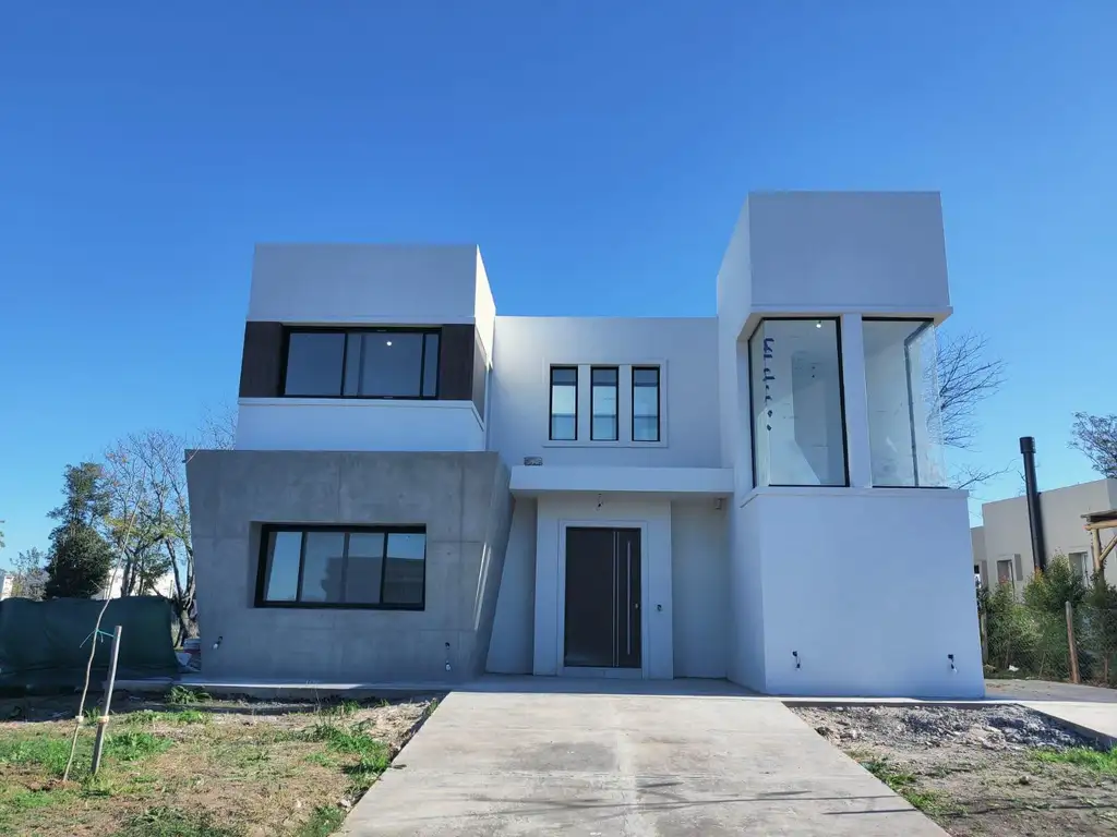 Casa en  Pilar del Este Santa Lucia