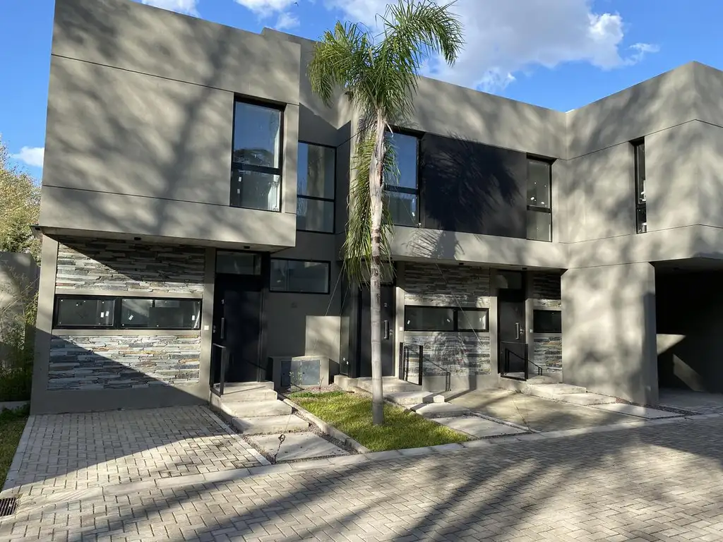 Venta Casa a estrenar 3 dormitorios, 110m2, 1 cochera, Spiro 600, Adrogue, Almirante Brown