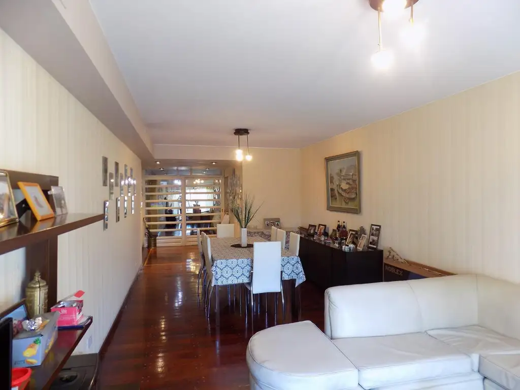 VENTA Departamento 4 Dormitorios con Comodín y Cochera