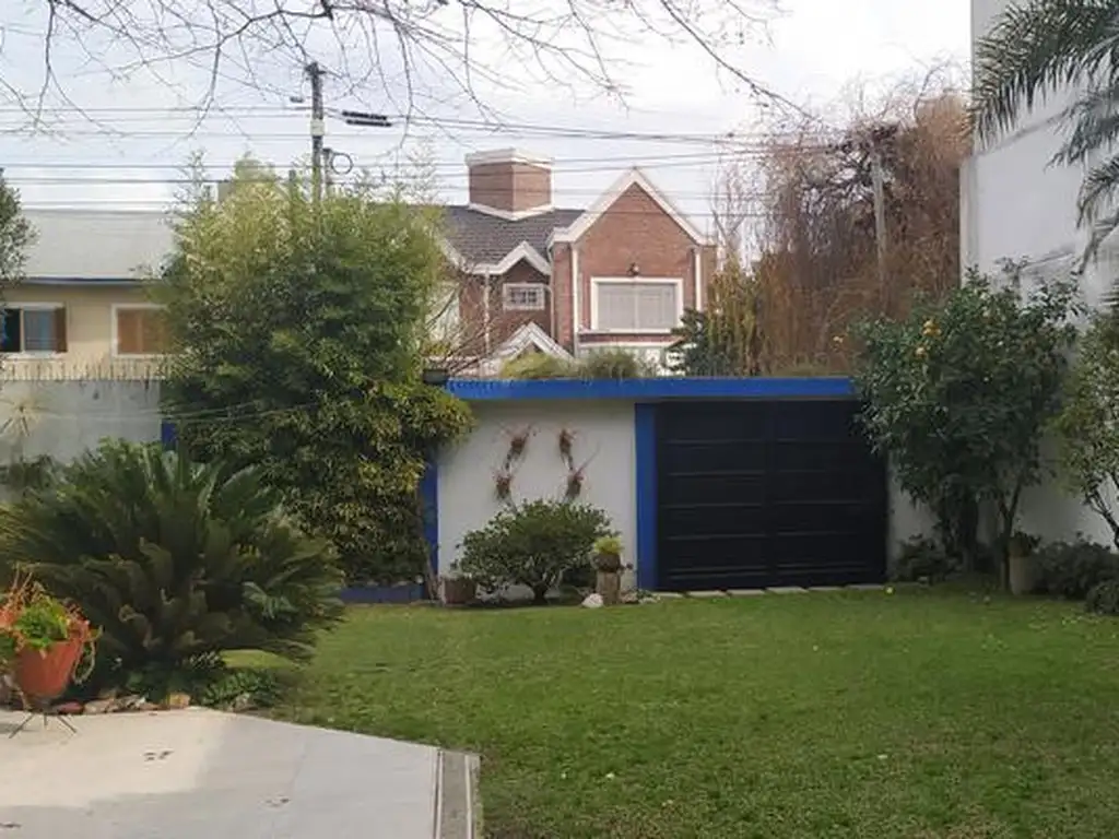 VENTA CASA 4 AMB 445 M2 COCHERA VALENTIN ALSINA LANUS