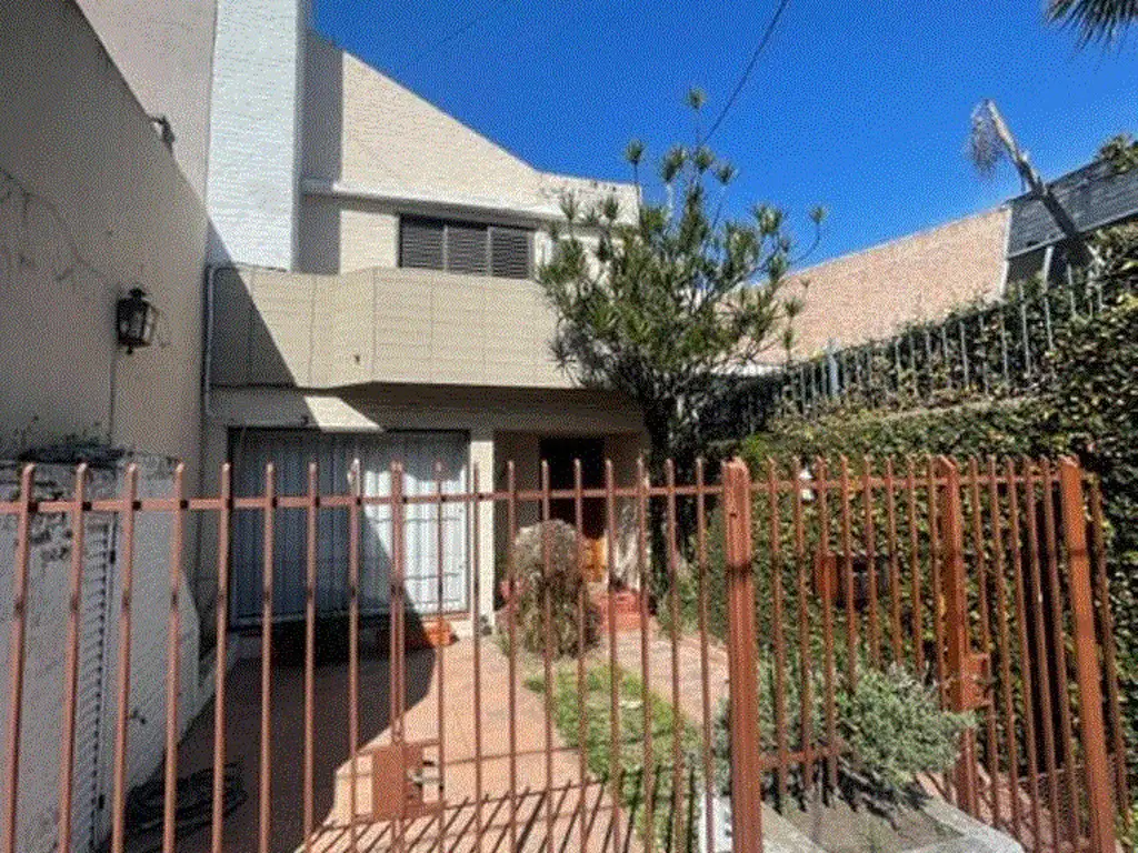 Venta casa/Duplex 3 dormitorios Ramos Mejia