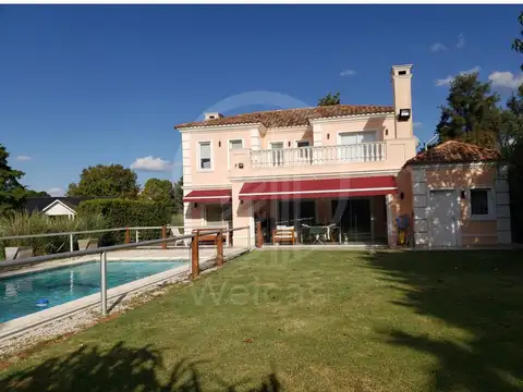 Casa en Venta - 3 dormitorios - USD 340.000