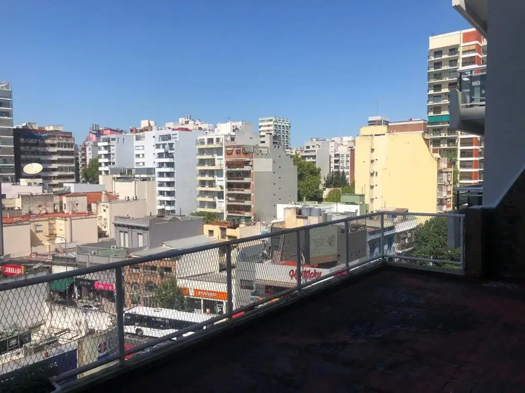 SE VENDE EXCELENTE DEPARTAMENTO 4 AMBIENTES EN URQUIZA