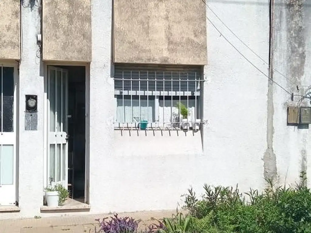 Monoambiente en venta zona facultades. 4 entre 122 y 123