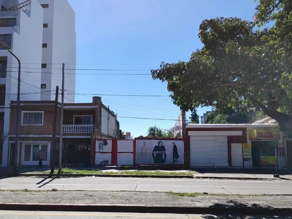 Lote/ terreno apto a edificio sobre Av. Duarte Quirós!