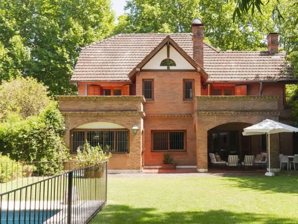 Casa jardin  y pileta y terreno -  Lomas Schoenstatt