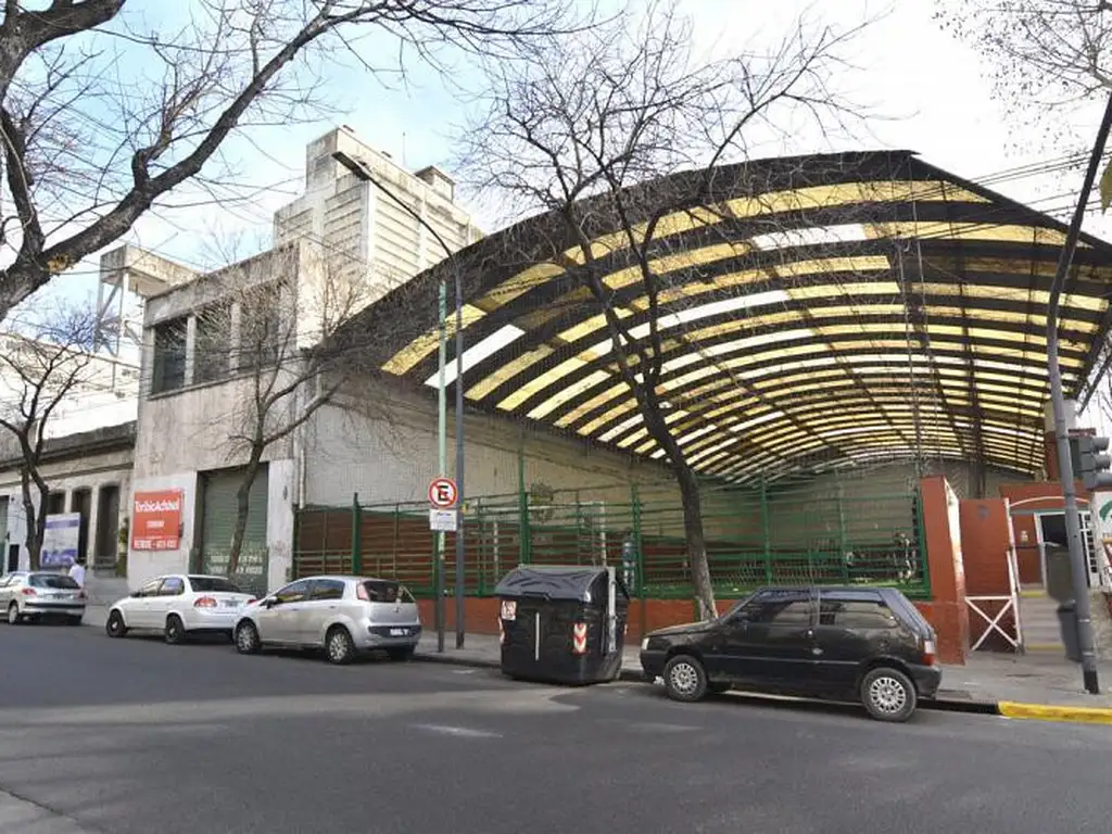 Terreno para 8.800 m2 vendibles Balvanera :Esquina Urquiza y Moreno