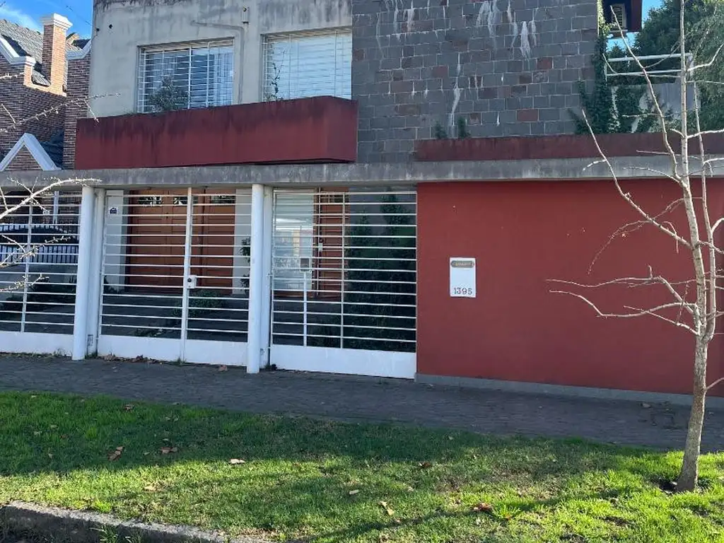 Adrogue venta casa  inmejorable ubicación 4 amb OPORTUNIDAD