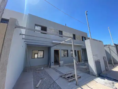 Casa - Venta - Argentina, Guaymallén - ELPIDIO GONZALES 2100