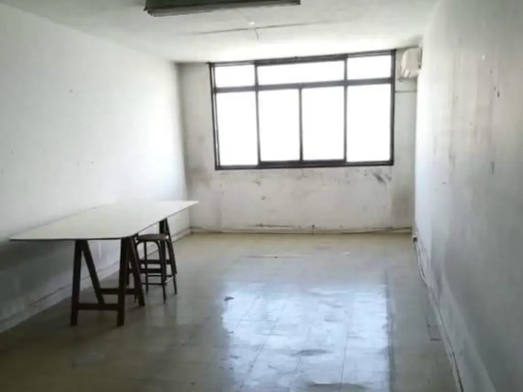 Venta. Oficina. 25 m². Lavalle y Pasteur.