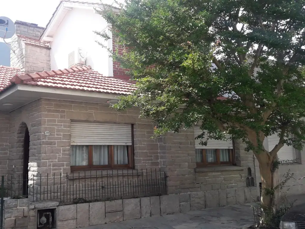 VENTA CHALET BARRIO CHAUVIN