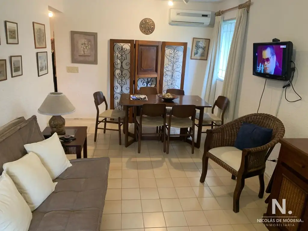 Oportunidad. Vende apartamento de 2 dormitorios, cerca del mar, Punta del Este