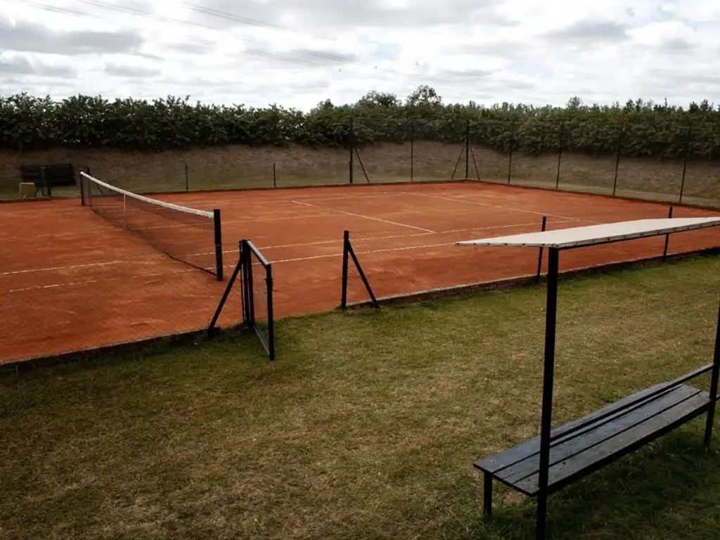 Actividades deportivas futbol, voley, tenis en Chacras de la Cruz
