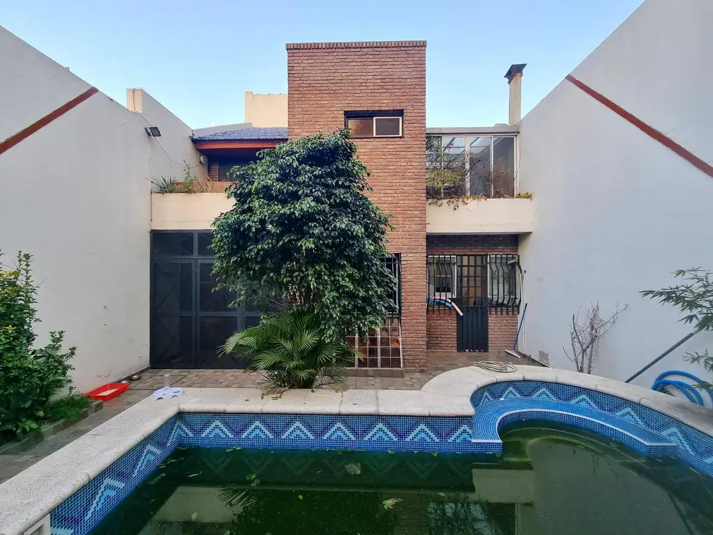 Casa de 3 dormitorios, con quincho y pileta ideal verano