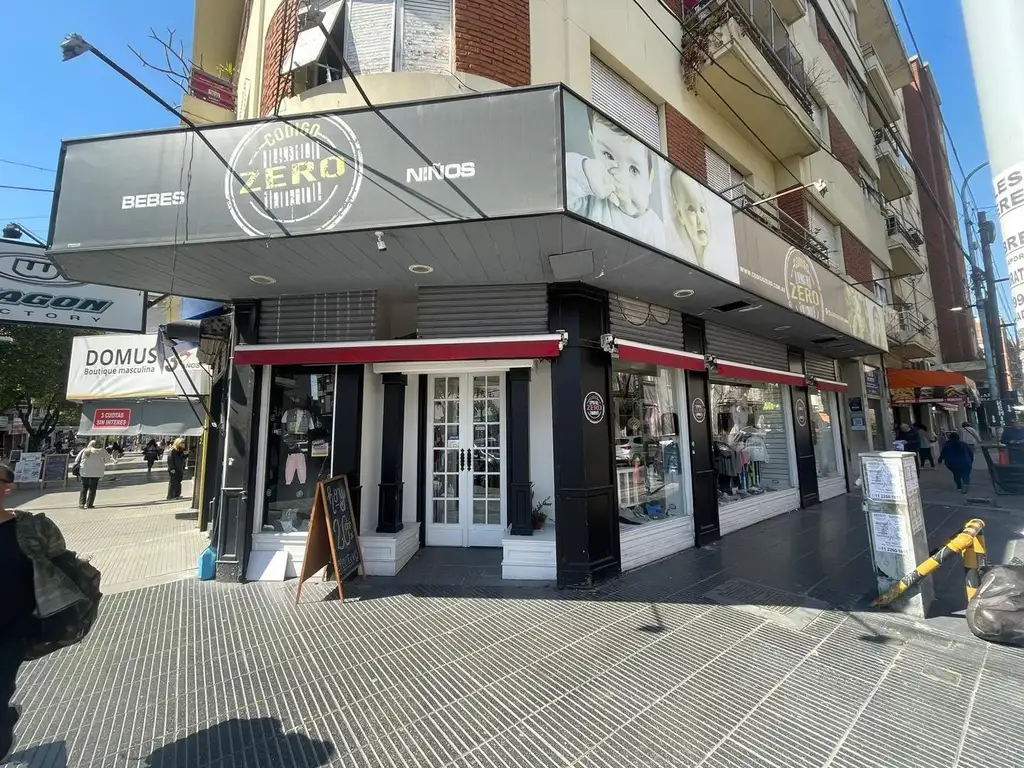 Local comercial sobre la Peatonal Rivadavia a la venta