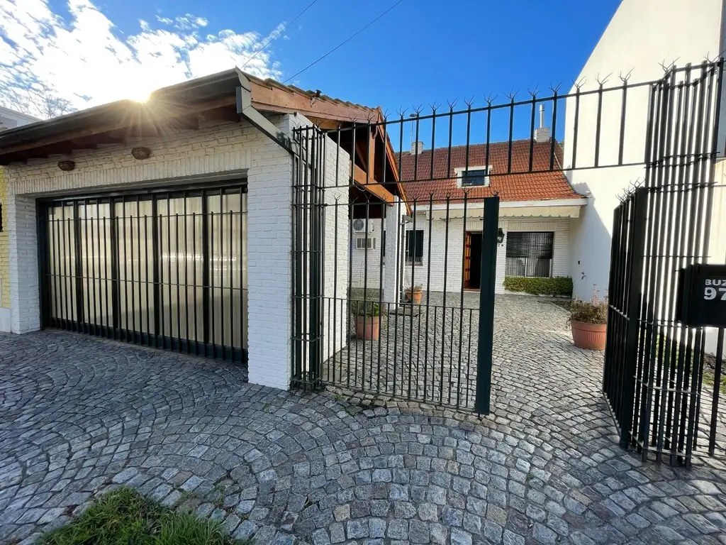 EXCELENTE CHALET EN VENTA-BELGRANO 978