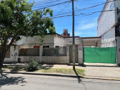 VENTA DE CASA Y GALPON EN AV.  PERON AL 2800 LOS POLVORINES