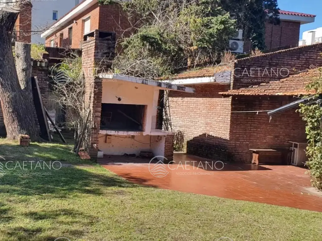 Venta Casa en Aidy Grill, Punta del Este con parrillero a pocas cuadras del mar