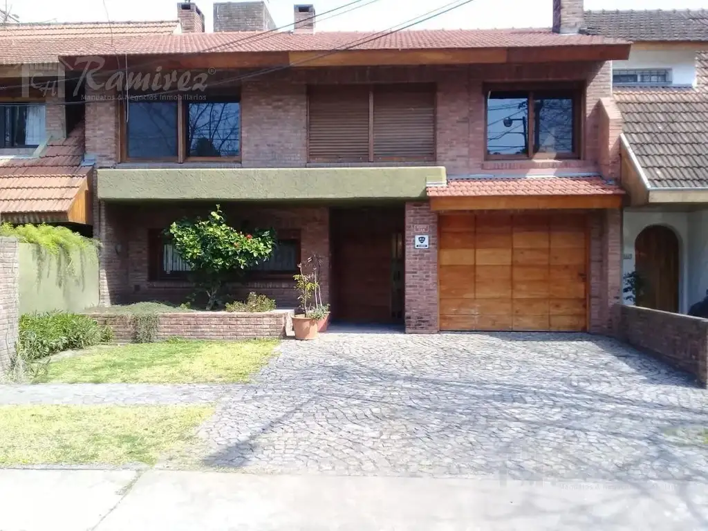 Casa 5 Amb. En Venta A 100 mts. De Panamericana - Boulogne, San Isidro