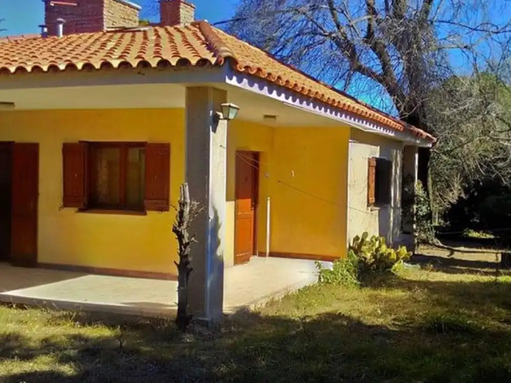 Venta Casa 23 años 2 dormitorios, 120m2, 1 cochera, Viv0180 Venta Casa 23 años 2 dormitorios, 120m2, 1 cochera, Viv0180