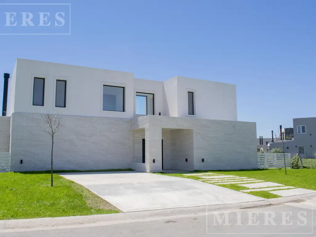 Casa en alquiler en San Sebastián área 7, a la laguna