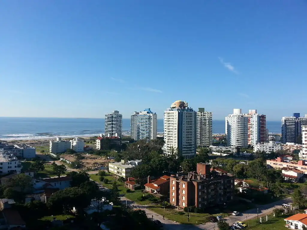 Departamento - Alquiler temporario - Uruguay, PLAYA BRAVA PUNTA DEL ESTE - BIARRITZ 304