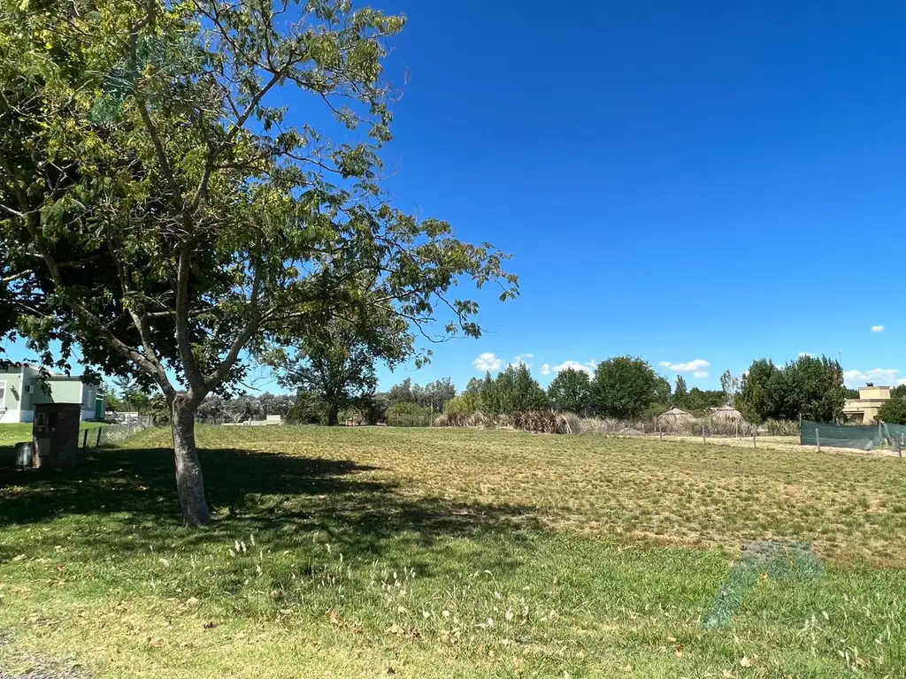 Terreno lote en Altos de Manzanares, Pilar- Amplio, luminoso, oportunidad