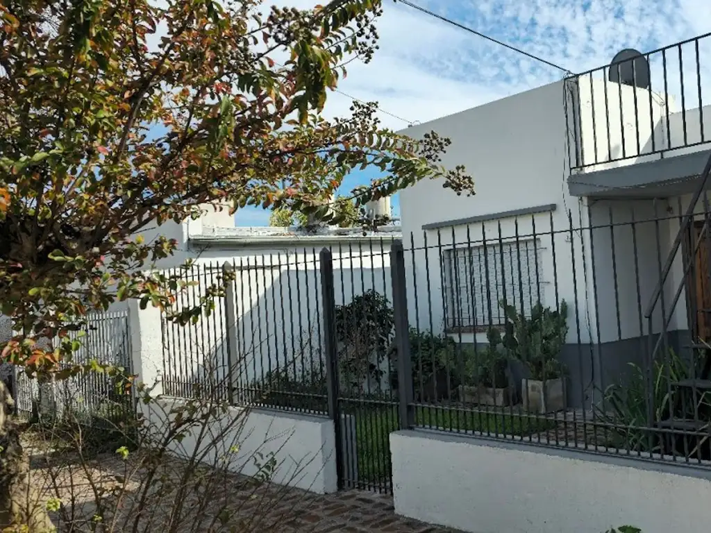 CASA Y DEPTO EN VENTA EN CAÑUELAS