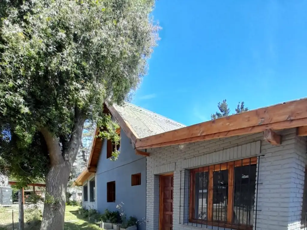 2 amplias casas en Venta en Dina Huapi