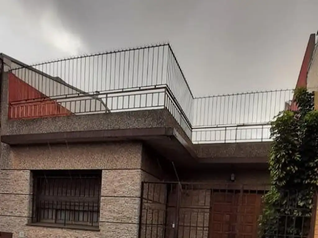 Casa en Venta, lote propio con garage