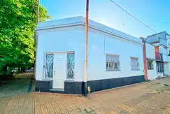 Casa en venta - 3 Dormitorios 2 Baños - 100Mts2 - La Plata