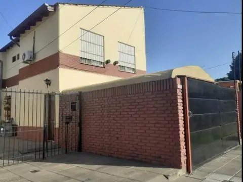 Duplex a la venta en Castelar Sur.