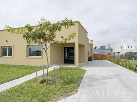Casa a estrenaren venta en el barrio San Ramón, Pilar del Este. - Foto 0