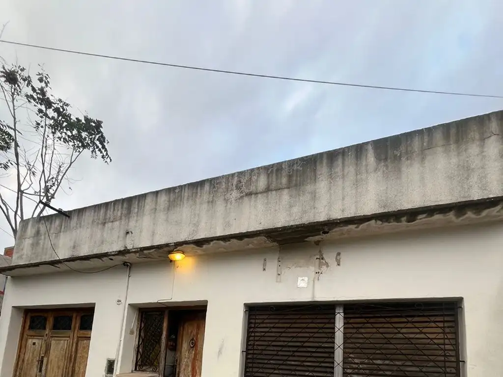 CASA EN VENTA LAFUENTE AL 3800 SARANDI