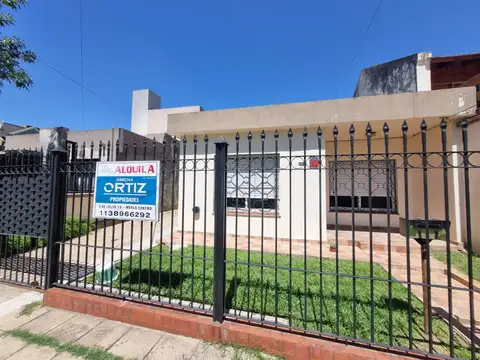 ALQUILO CASA 4 AMB APTO VIVIENDA/ PROFESIONAL