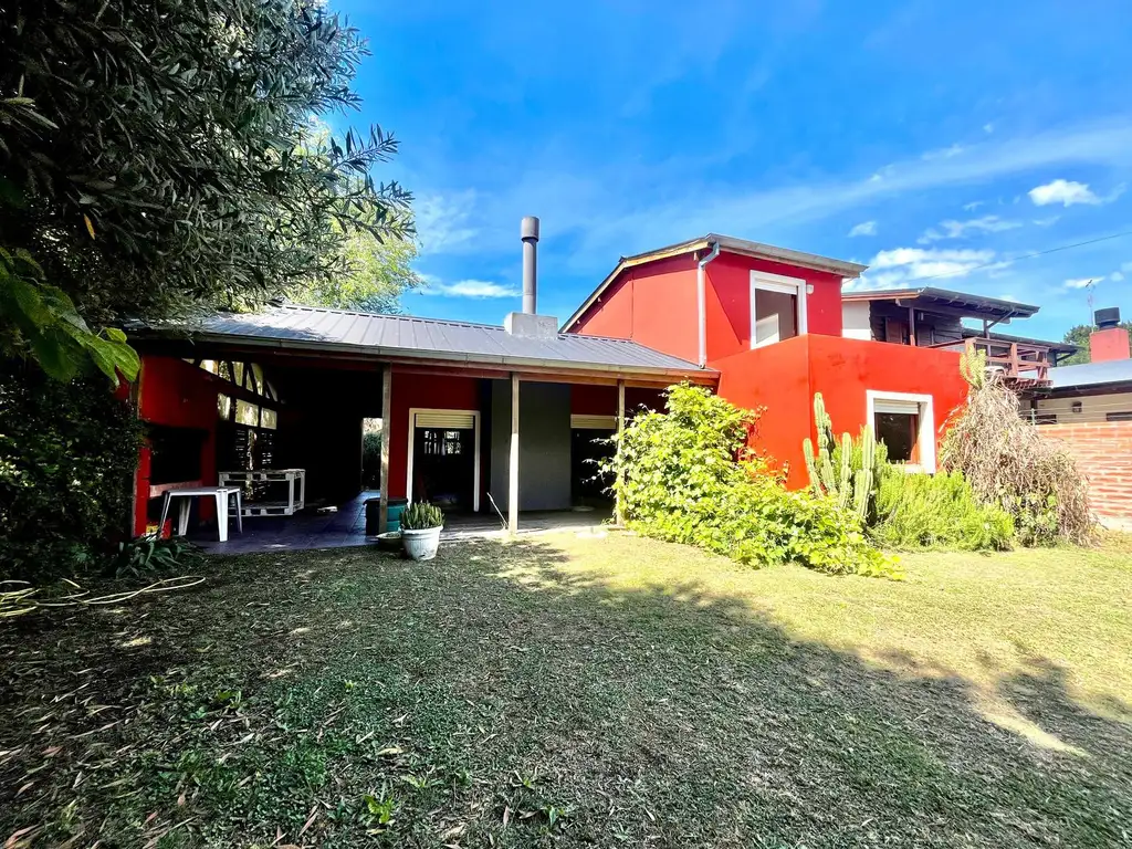 Casa en  La Caleta a 200 metros del mar