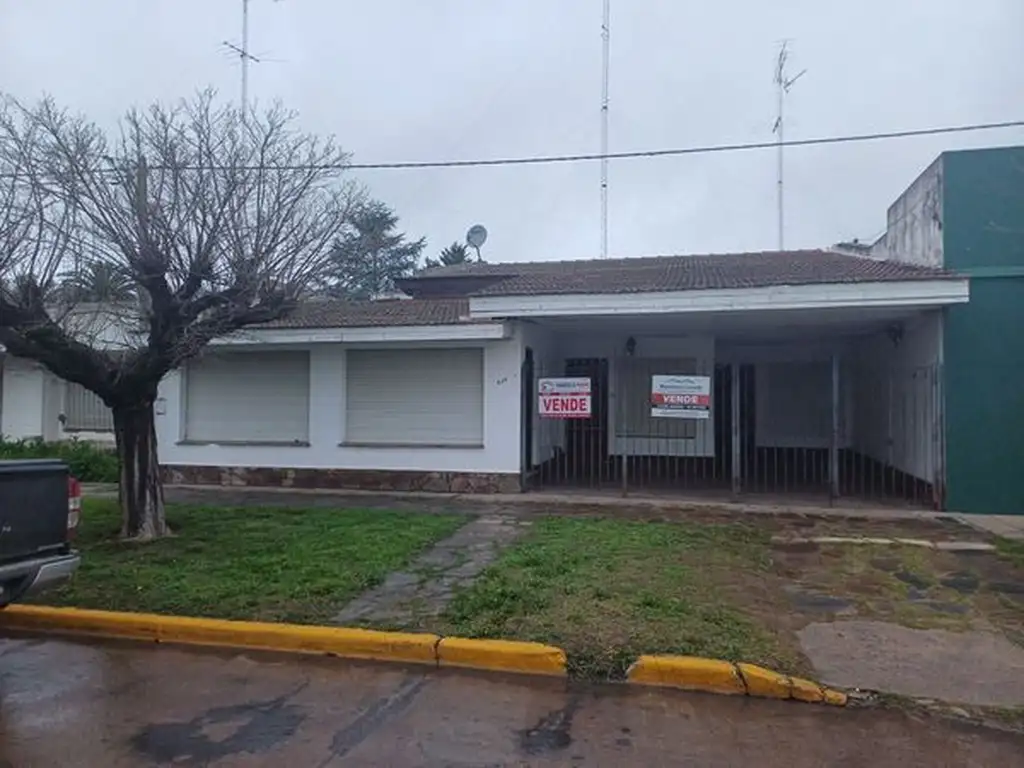 Chalet de tres dormitorios en Santa Lucía, San Pedro. Excelente ubicación!