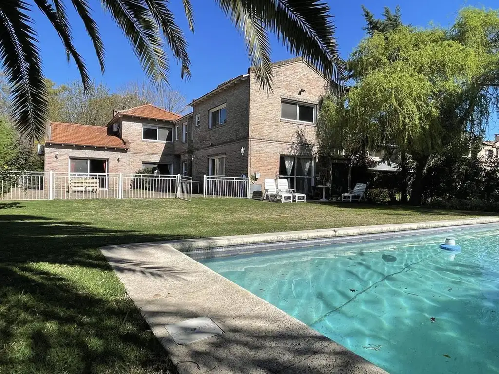 CASA Club De Campo Pueyrredon en venta