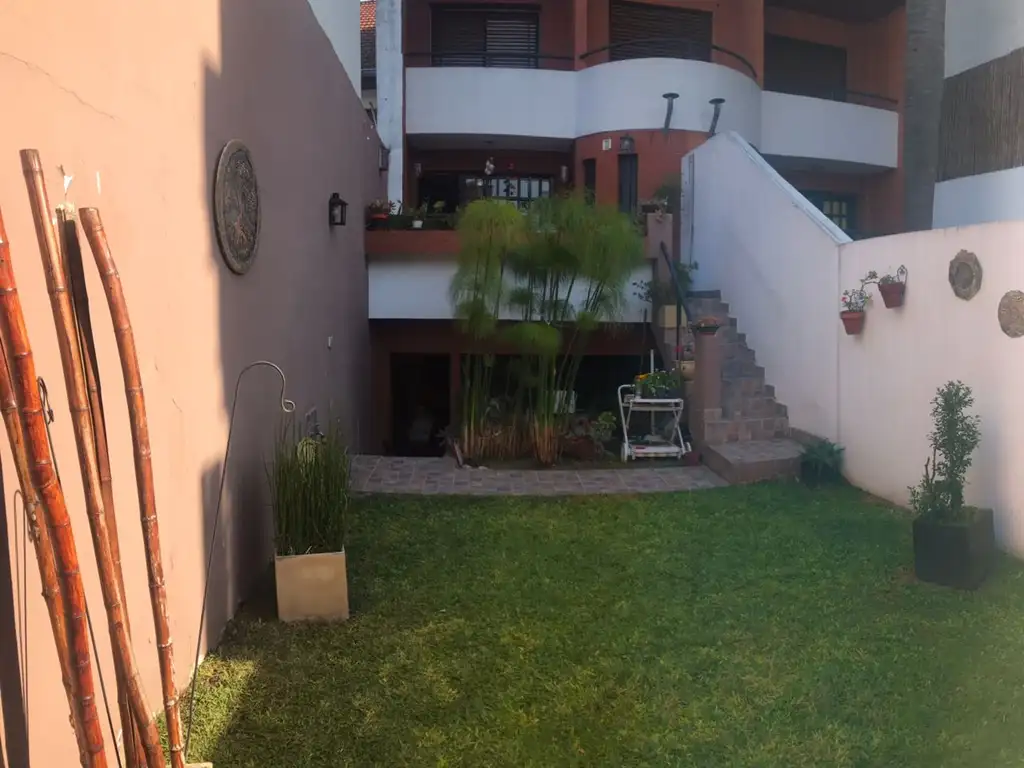 Venta Casa 30 años 3 dormitorios, 170m2, con balcón, Duplex Gavilan