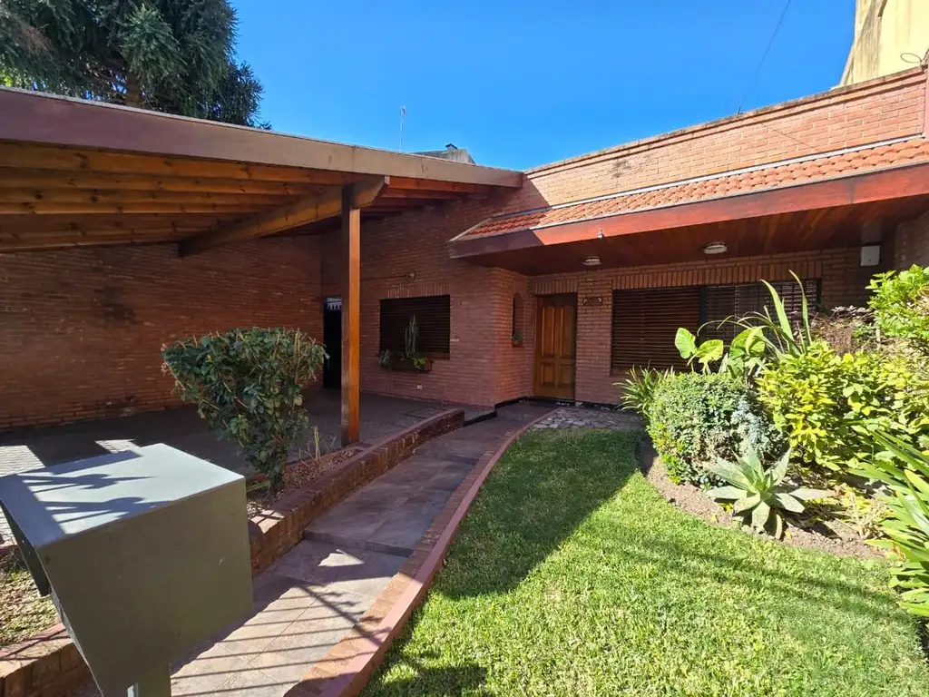 EXCELENTE CHALET EN VENTA