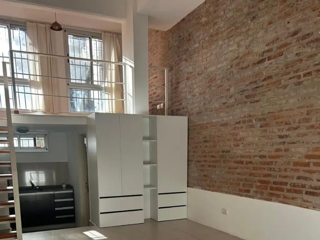 OFICINA TIPO LOFT CON ENTREPISO VENTA VILLA URQUIZA