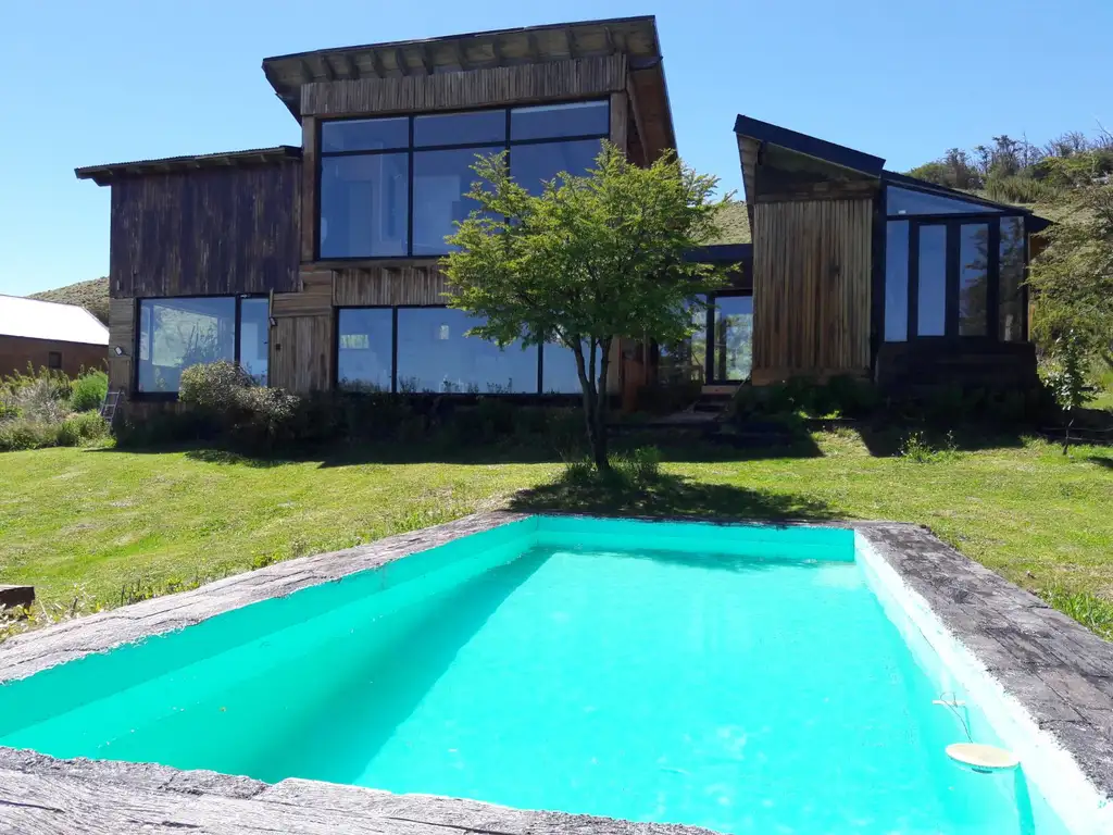 FINA PATAGONIA. Espectacular casa en venta. Club de Campo Miralejos, San Martin de los Andes