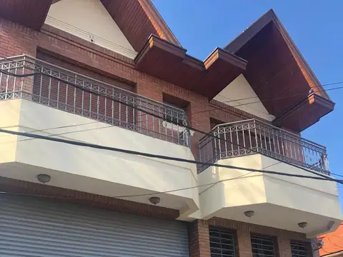 VENTA GALPÓN 390 M2  MÁS 2 DEPARTAMENTOS - LANÚS ESTE