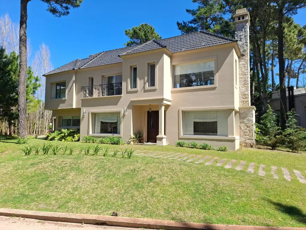 Venta de casa en Pinamar en Terrazas al Golf