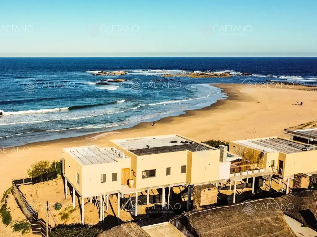 Alquiler temporal Increíble casa sobre el mar - 5 Dormitorios - Parrillero - Piscina - José Ignacio